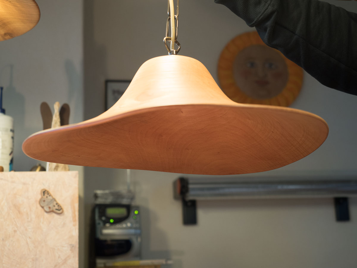 Lampe aus Birnbaumholz